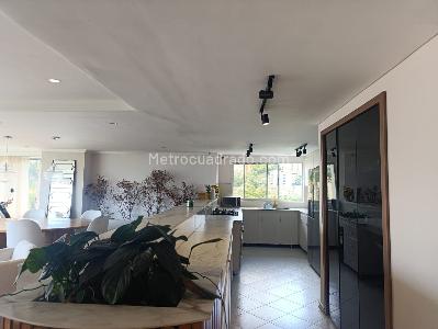 Apartamento de 3 alcobas en venta en San Lucas, Medellín, 200 m² · foto 7 de 18