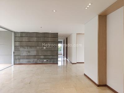 Apartamento en arriendo en El Poblado, Medellín · foto 5 de 19