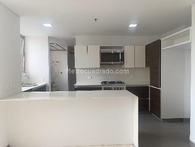 Apartamento en arriendo en El Poblado, Medellín · foto 6 de 19