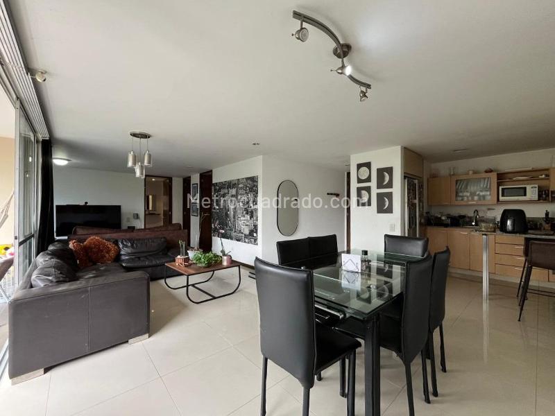 Apartamento de 2 Alcobas en Conjunto Cerrado en El Poblado (125 m²) - 3