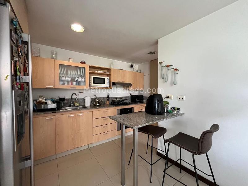 Apartamento de 2 Alcobas en Conjunto Cerrado en El Poblado (125 m²) - 4