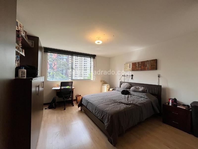 Apartamento de 2 Alcobas en Conjunto Cerrado en El Poblado (125 m²) - 8