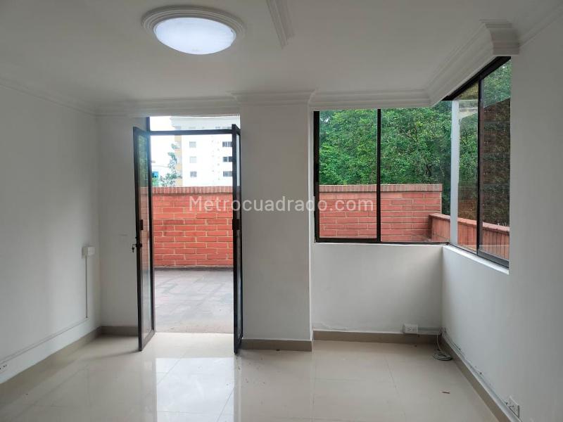 Modern 2BR Apartment with Terrace in El Poblado - 8