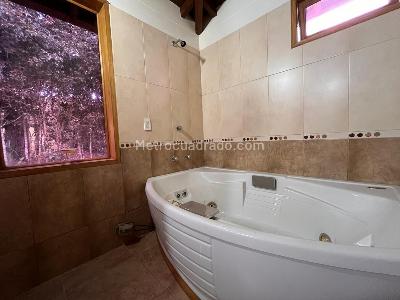 Casa de 3 alcobas en venta en Envigado, Envigado, 425 m² · foto 18 de 20