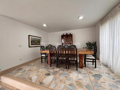 Casa de 3 alcobas en venta en Envigado, Envigado, 425 m² · foto 4 de 20