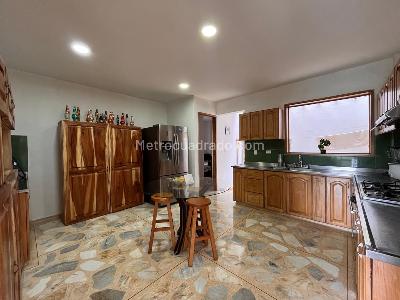 Casa de 3 alcobas en venta en Envigado, Envigado, 425 m² · foto 5 de 20