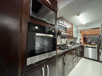 Casa de 3 alcobas en venta en El Poblado, Medellín, 180 m² · foto 10 de 17