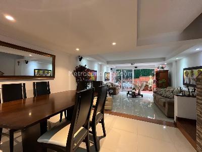 Casa de 3 alcobas en venta en El Poblado, Medellín, 180 m² · foto 2 de 17