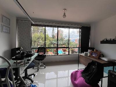 Casa de 3 alcobas en venta en El Poblado, Medellín, 180 m² · foto 3 de 17