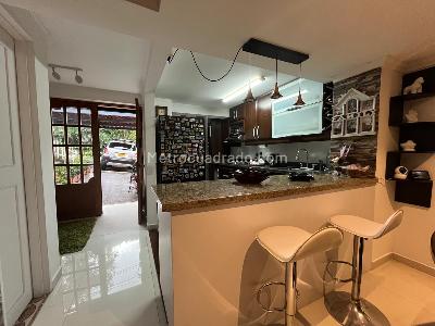 Casa de 3 alcobas en venta en El Poblado, Medellín, 180 m² · foto 4 de 17