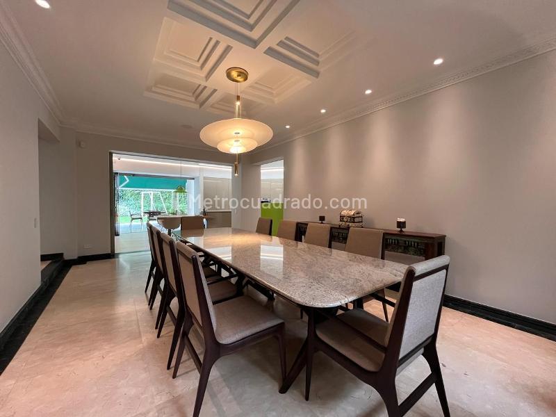 Spacious 5BR House with Pool in El Poblado - 4