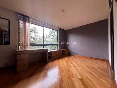 Apartamento de 4 alcobas en venta en El Poblado, Medellín, 270 m² · foto 11 de 15