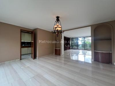 Apartamento de 4 alcobas en venta en El Poblado, Medellín, 270 m² · foto 4 de 15