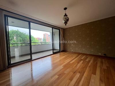 Apartamento de 4 alcobas en venta en El Poblado, Medellín, 270 m² · foto 9 de 15