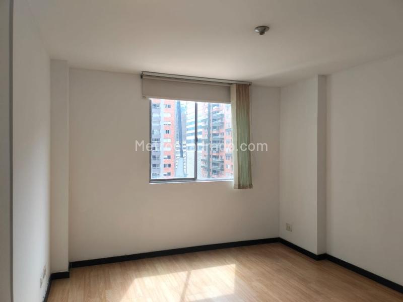 3BR Apartment with Walk-in Closet and Balcony in El Poblado - 9