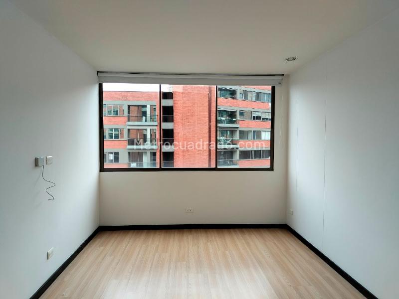 Apartamento de 2 Alcobas con Balcón y Parqueadero Cubierto en El Poblado - 8
