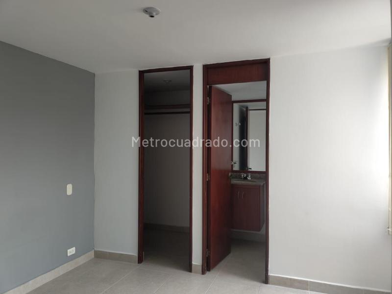 2BR Apartment with Pool in El Poblado - 9