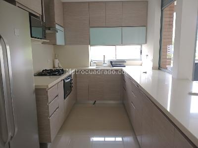 Apartamento en venta en El Poblado, Medellín · foto 7 de 15