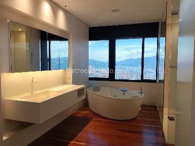 Apartamento de 3 alcobas en venta en El Poblado, Medellín, 288 m² · foto 16 de 20