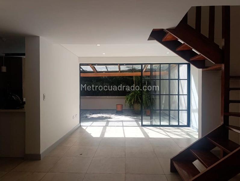 Casa Encantadora de 3 Alcobas con Terraza en El Poblado - 2