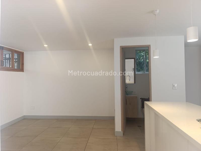 Casa Encantadora de 3 Alcobas con Terraza en El Poblado - 3