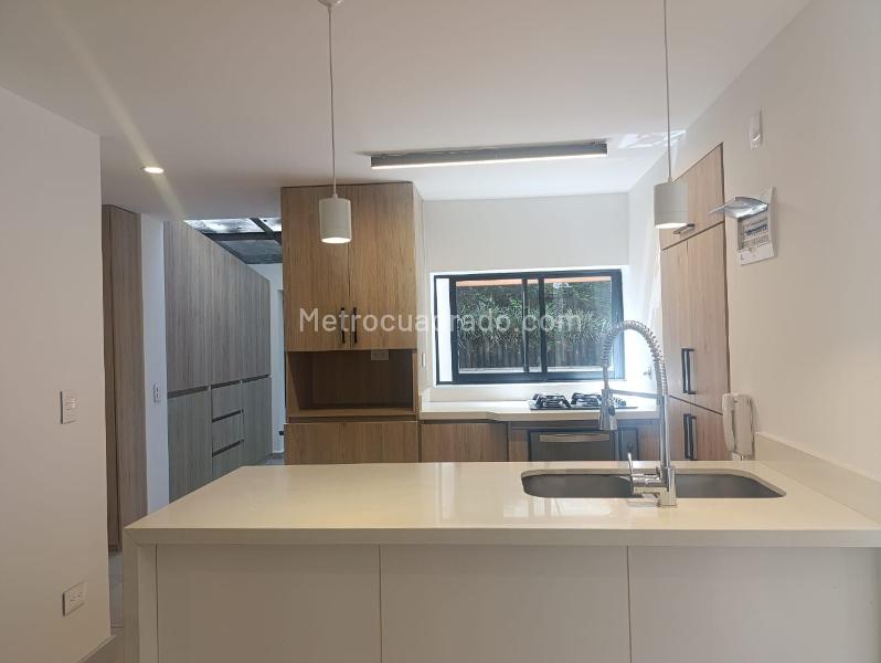 Casa Encantadora de 3 Alcobas con Terraza en El Poblado - 7