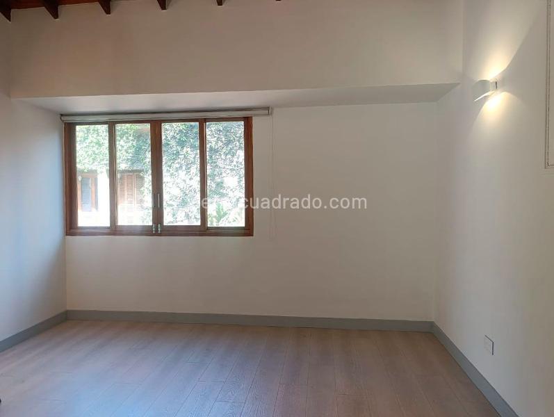 Casa Encantadora de 3 Alcobas con Terraza en El Poblado - 9