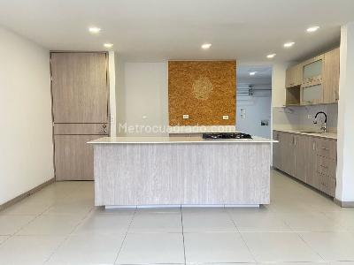 Apartamento de 3 alcobas en arriendo en Sabaneta, Sabaneta, 98 m² · foto 2 de 17