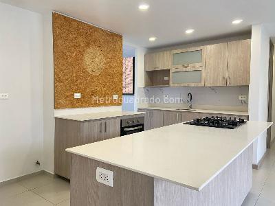Apartamento de 3 alcobas en arriendo en Sabaneta, Sabaneta, 98 m² · foto 3 de 17