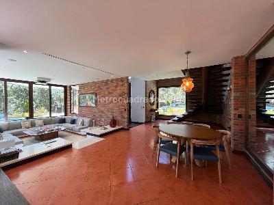 Casa de 4 alcobas en venta en Envigado, Envigado, 500 m² · foto 3 de 20