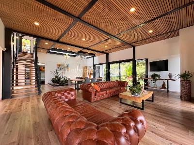 Casa de 5 alcobas en venta en Envigado, Envigado, 340 m² · foto 2 de 20