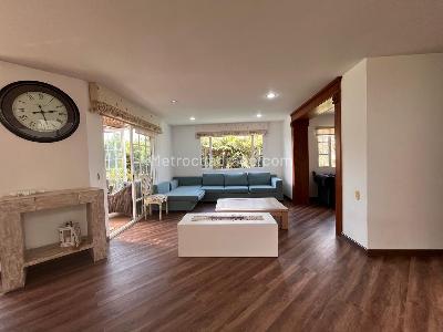 Casa de 4 alcobas en venta en Envigado, Envigado, 283 m² · foto 2 de 20