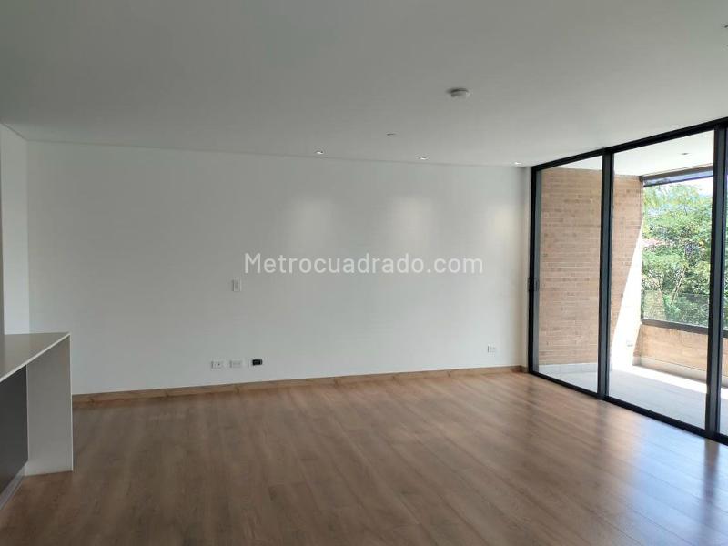 Modern 2BR Apartment with Pool in El Poblado - 2