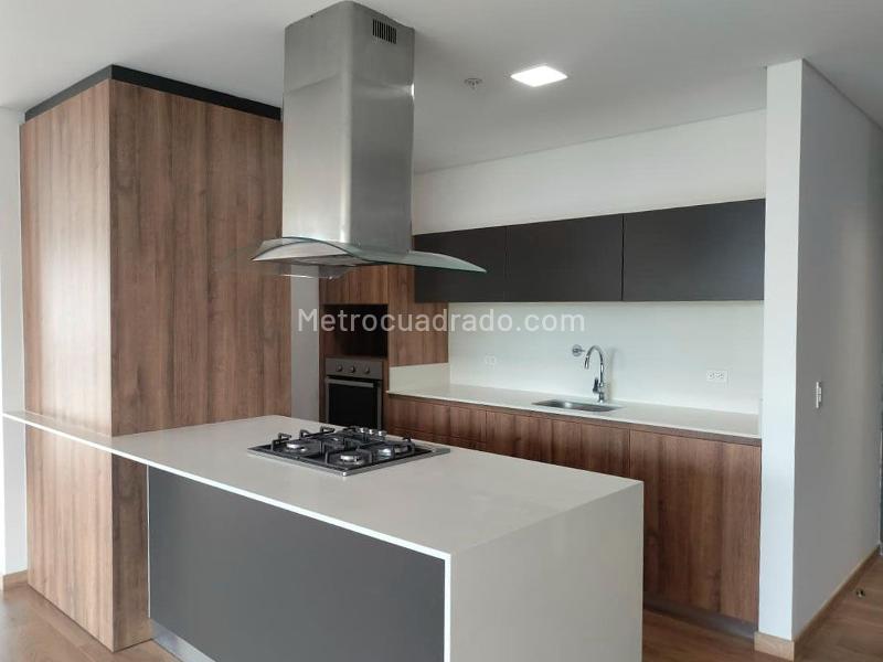 Modern 2BR Apartment with Pool in El Poblado - 8