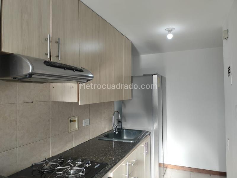 Apartamento Amoblado de 2 Alcobas con Balcón y Parqueadero Cubierto en El Poblado - 6