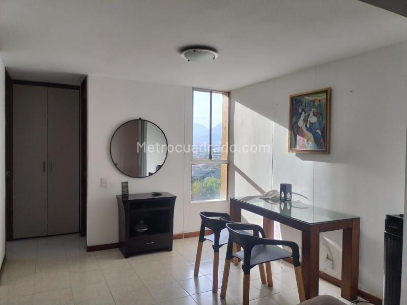 Apartamento Amoblado de 2 Alcobas con Balcón y Parqueadero Cubierto en El Poblado - 7