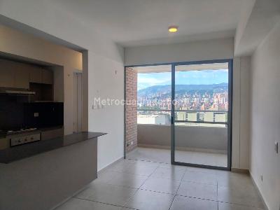 Apartamento de 3 alcobas en arriendo en Envigado, Envigado, 77 m² · foto 2 de 17