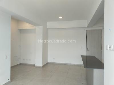 Apartamento de 3 alcobas en arriendo en Envigado, Envigado, 77 m² · foto 3 de 17
