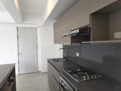 Apartamento de 3 alcobas en arriendo en Envigado, Envigado, 77 m² · foto 7 de 17
