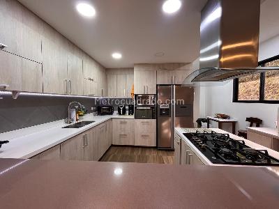 Casa de 3 alcobas en venta en Envigado, Envigado, 420 m² · foto 6 de 20