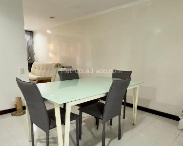 Casa de 3 alcobas en venta en El Poblado, Medellín, 157 m² · foto 3 de 11