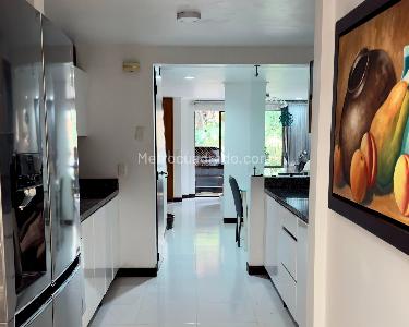 Casa de 3 alcobas en venta en El Poblado, Medellín, 157 m² · foto 4 de 11