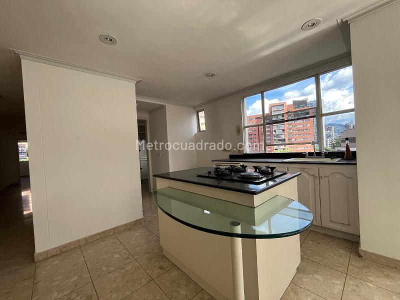 Apartamento Amplio de 3 Alcobas con Vistas en El Poblado - 5