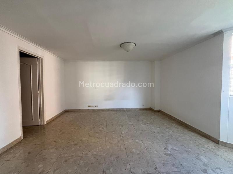 Apartamento Amplio de 3 Alcobas con Vistas en El Poblado - 8