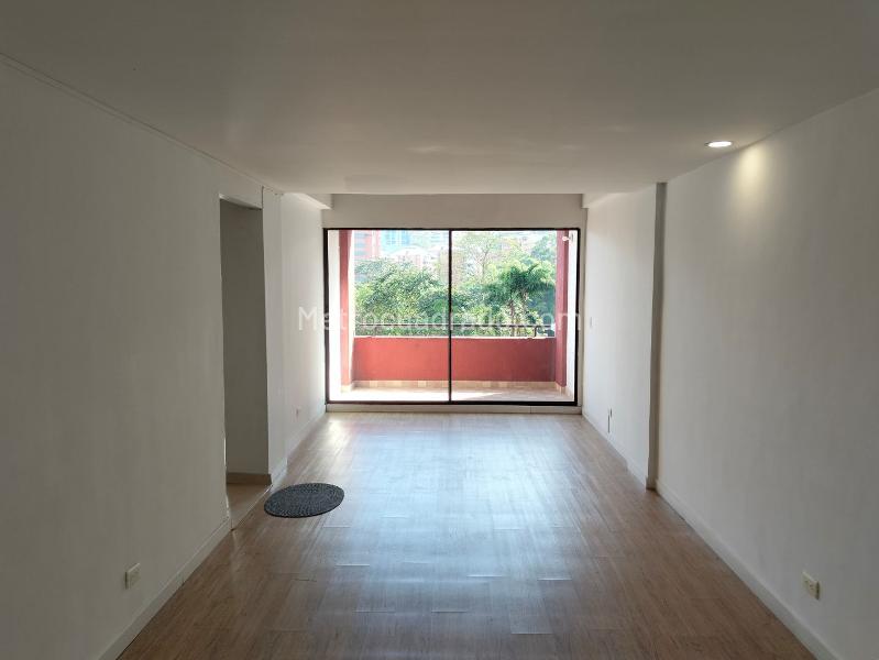 Elegant 3BR Apartment with 3 Baths in El Poblado