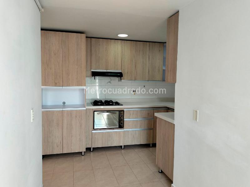 Apartamento Elegante de 3 Alcobas y 3 Baños en El Poblado - 4