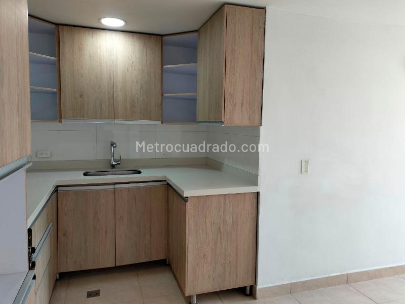 Apartamento Elegante de 3 Alcobas y 3 Baños en El Poblado - 5