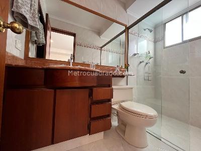 Apartamento de 3 alcobas en venta en El Poblado, Medellín, 167 m² · foto 15 de 17