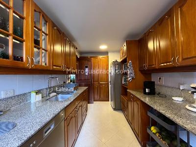 Apartamento de 3 alcobas en venta en El Poblado, Medellín, 167 m² · foto 4 de 17