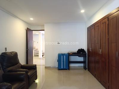 Casa en arriendo en El Poblado, Medellín · foto 12 de 19